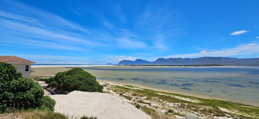 3 Bedroom Property for Sale in Meerenbosch Western Cape